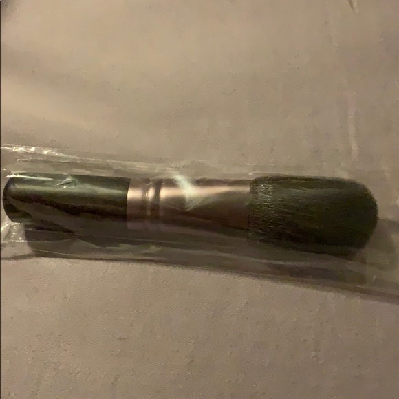 2 for $15!! Make-up Brushes for face and eyes!! - Picture 2 of 3